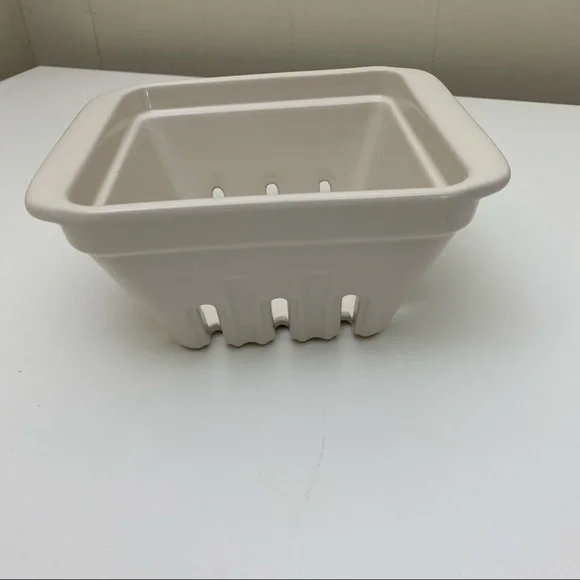 Nice Condition Rae Dunn Berries Basket  7” Wide x 3.5” Tall. - Picture 8 of 9